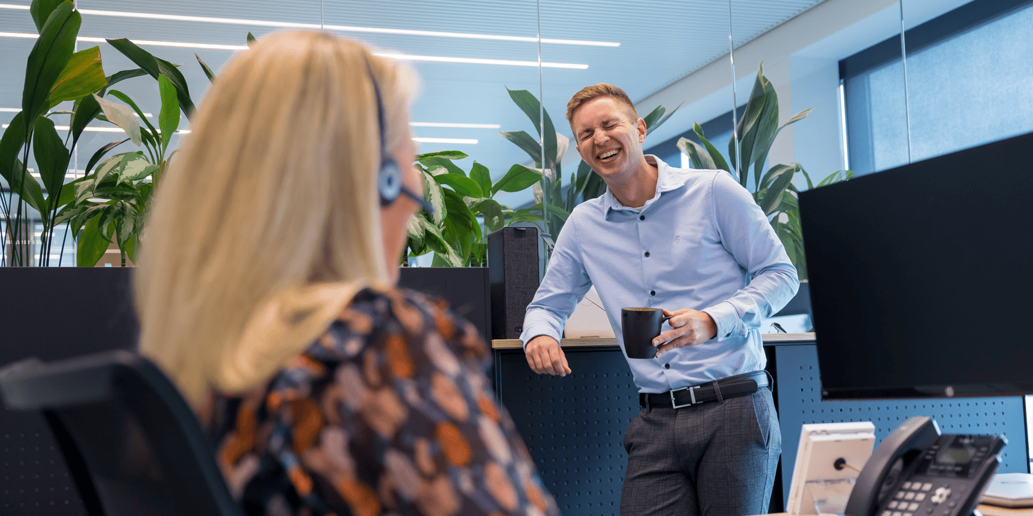 Nieuwe medewerker aangenomen? Zo zorg je voor een succesvolle onboarding. 1 Website 12 scaled
