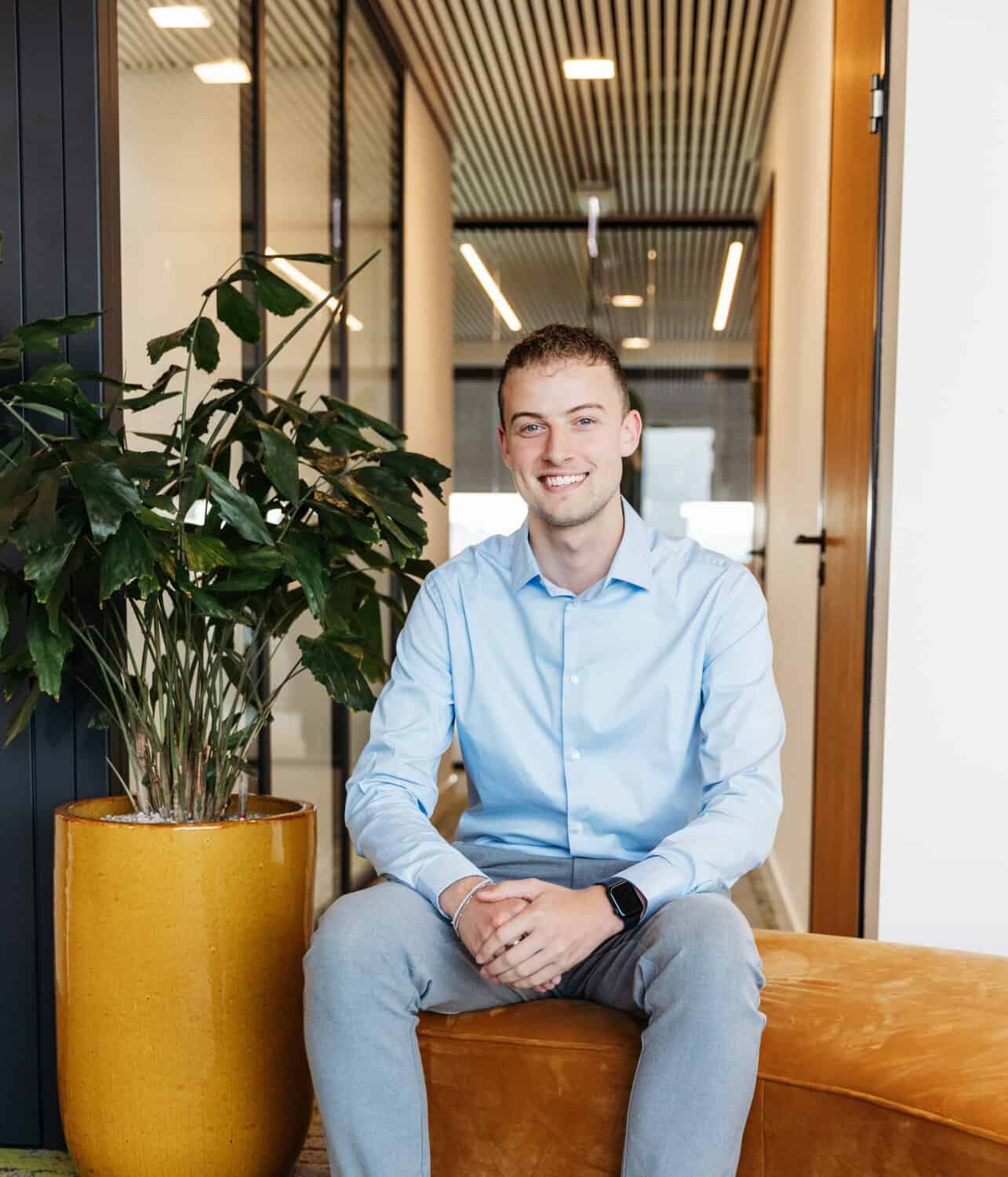 Even voorstellen: Renzo, onze nieuwste assistent accountant. 1 WA CCP 6242 1 scaled